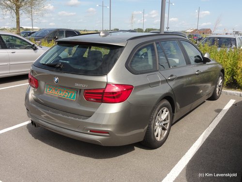 BMW 320i