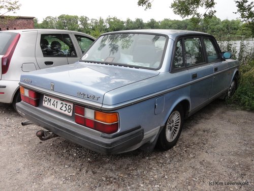 1989' Volvo 240 GLT