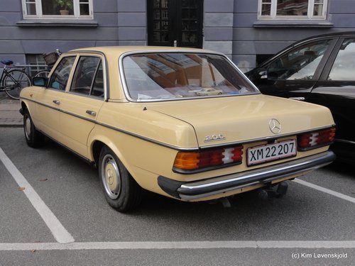 1984' Mercedes W123