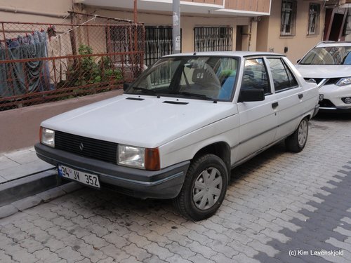 Renault 9