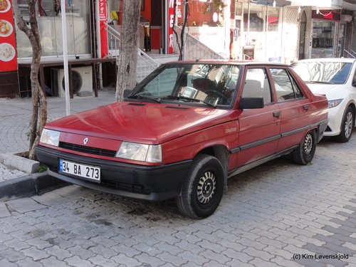 Renault 9