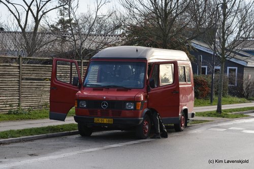 1984' Mercedes 307D