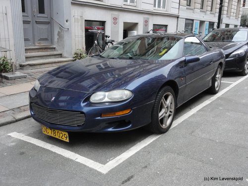 1998' Chevrolet Camaro van