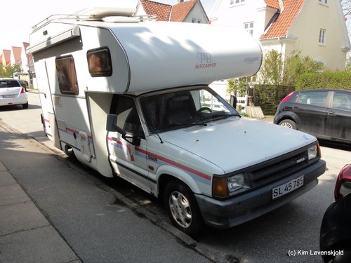 1992' Mazda B2000 Camper