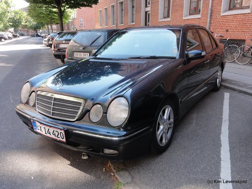 2000' Mercedes E320 - W210