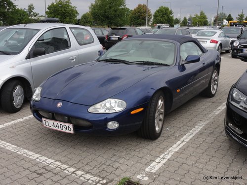 2000' Jaguar XKR