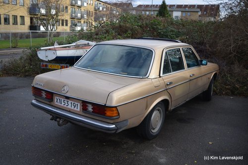 1982' Mercedes 230E - W123
