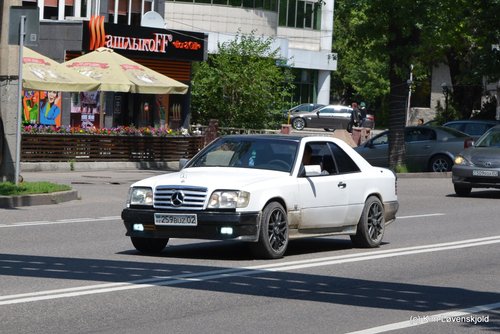 Mercedes C124