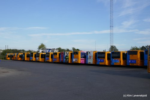 Two of of three buses on the route 350S has a day off on Sundays. The fleet is primary old Volvo B12BLE Vest and VDL Jonckheere