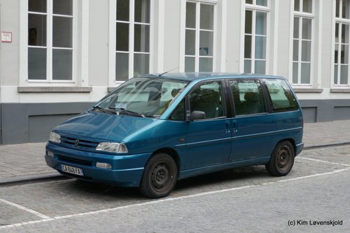 Peugeot 806