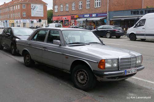 1982' Mercedes 230E W123
