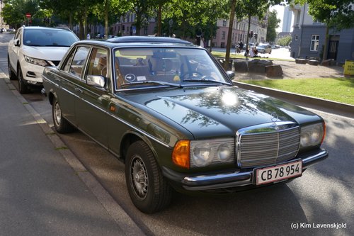 1982' Mercedes W123