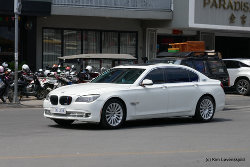 BMW 7-series F01