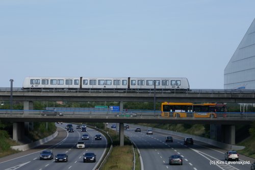 Ansaldo Metro train & 2015' Mercedes Citaro LE mk. III