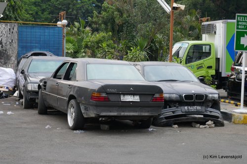 Mercedes 300E & BMW 3-series