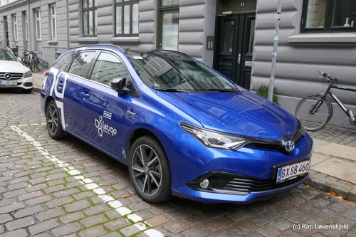 2018' Toyota Auris Touring Sports Hybrid