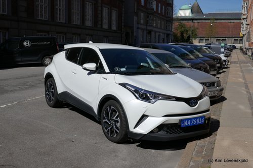2019' Toyota C-HR Hybrid