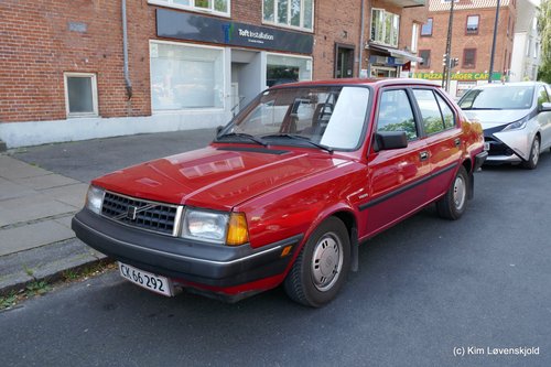 1989' Volvo 340 DL