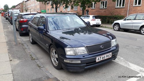 1995' Lexus LS 400