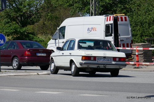 1982' Mercedes 230E (W123)