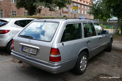 Mercedes E220 (S124)