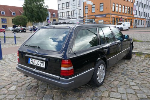 Mercedes S124