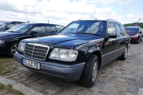 Mercedes S124
