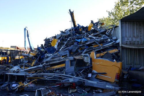 The remains of Arriva 1301 & 1647