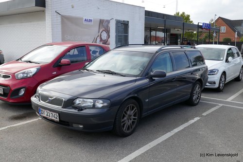 2000' Volvo V70 T5
