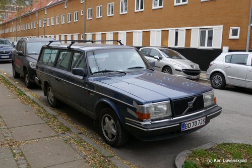 1993' Volvo 240 GL
