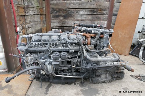 Scania DC930 230 engine together with a ZF6HP504C gearbox from a scrapped Scania OmniLink