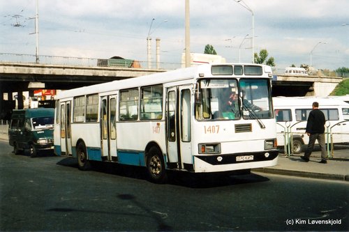 1995' LAZ 52523