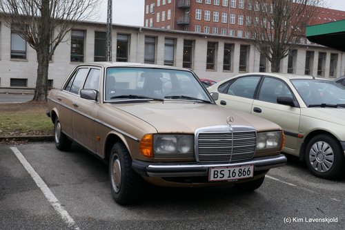 1982' Mercedes 230E