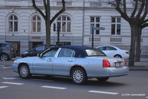 2005' Lincoln Town Car