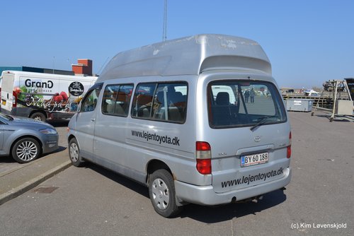 2005' Toyota Hiace Combi 2,5 Aut.