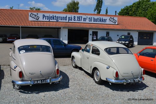 2 x 1960' Volvo PV544
