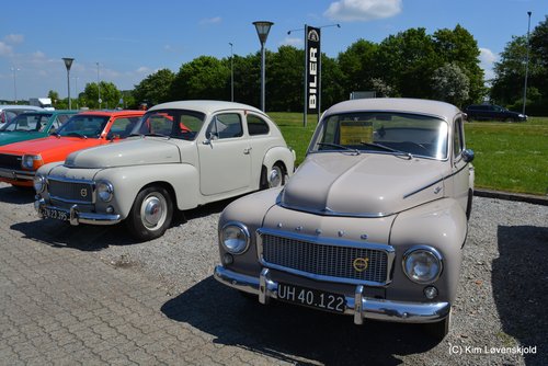 2 x 1960' Volvo PV544