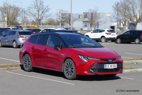 2020' Toyota Corolla Touring Sports 2,0 Hybrid (MY19)