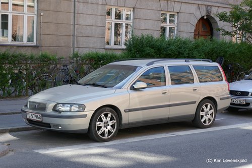 2002' Volvo V70 2,4