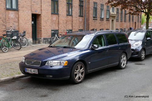 2001' Volvo V70 (MY02)