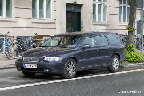 2000' Volvo V70 (MY01)