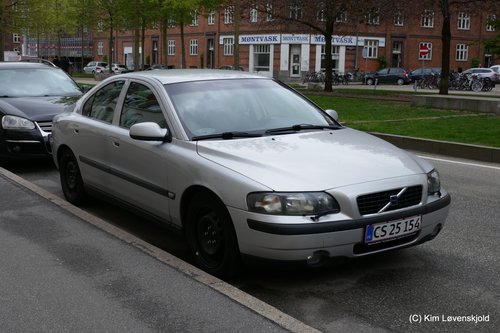 2001' Volvo S60