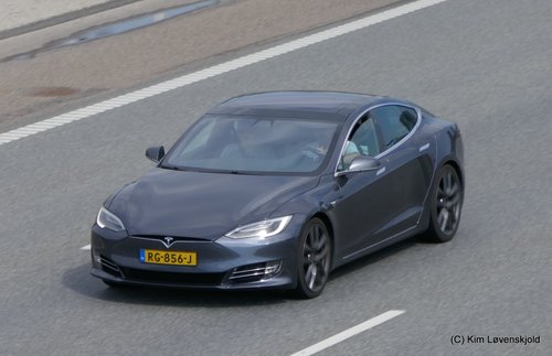 2017' Tesla Model S P90D