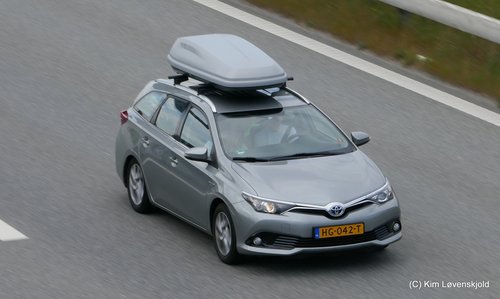 2015' Toyota Auris Touring Sports Hybrid