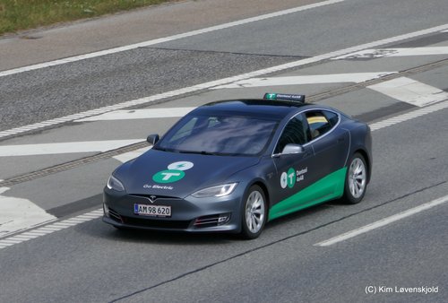 2017' Tesla Model S 90D