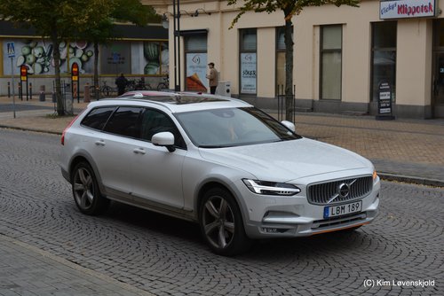 2018' Volvo V90 Cross Country D4 AWD