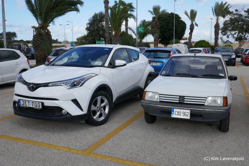 Toyota C-HR & Peugeot 205