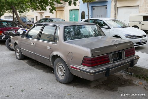 Pontiac 6000 LE