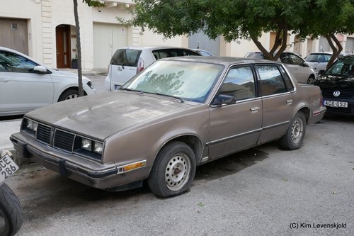 Pontiac 6000 LE