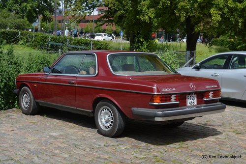 1984' Mercedes 300 CD C123